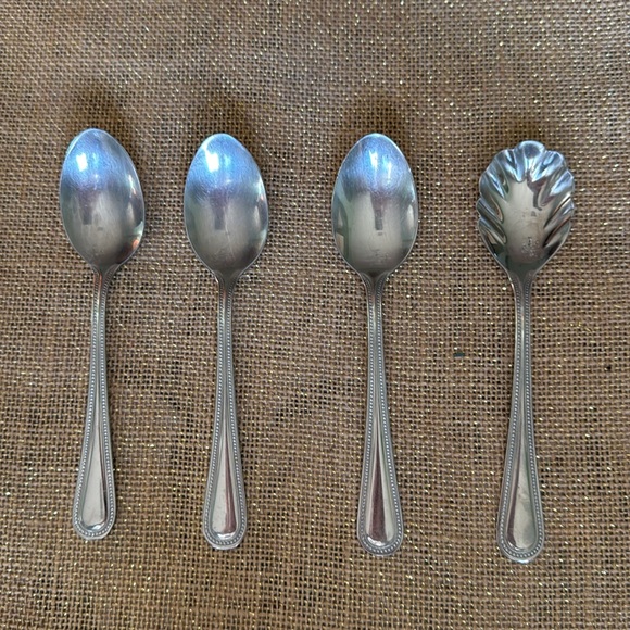 International Silver Company 18/10 Stainless Vietnam Beaded Flatware 10 Pieces - Picture 6 of 7